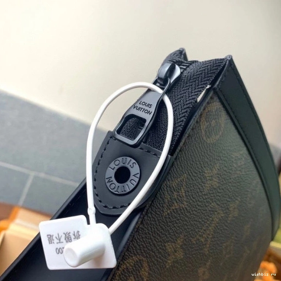 WIS VUITTON VOYAGE LOUIS MM POCHETTE 0304